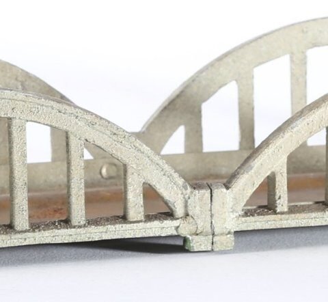 Ferrovie Elettriche in Miniatura (F.E.M.) tinplate H0 gauge double arch bridge #41